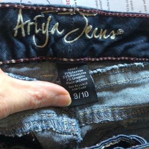 Ariya Jeans